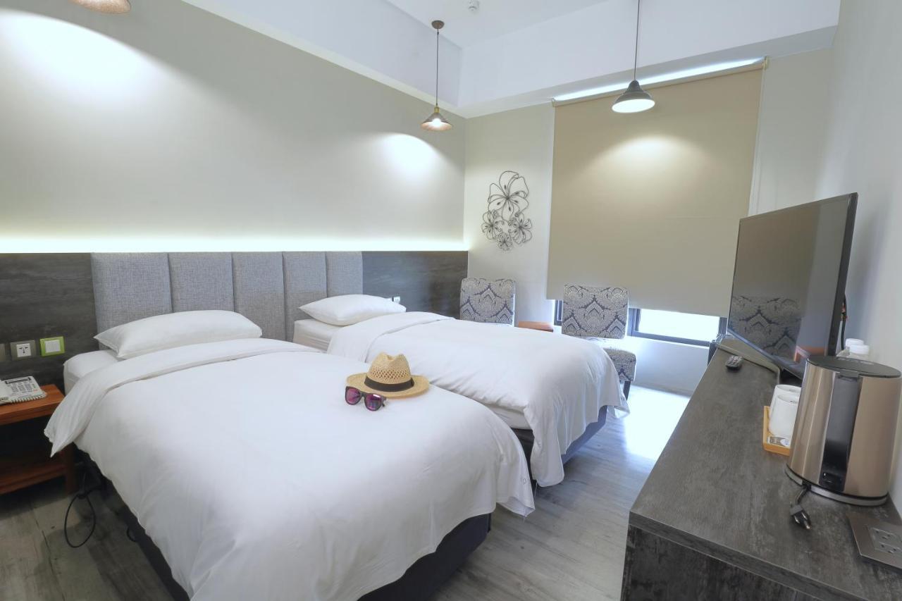 Hotel Z Taizhong Zewnętrze zdjęcie